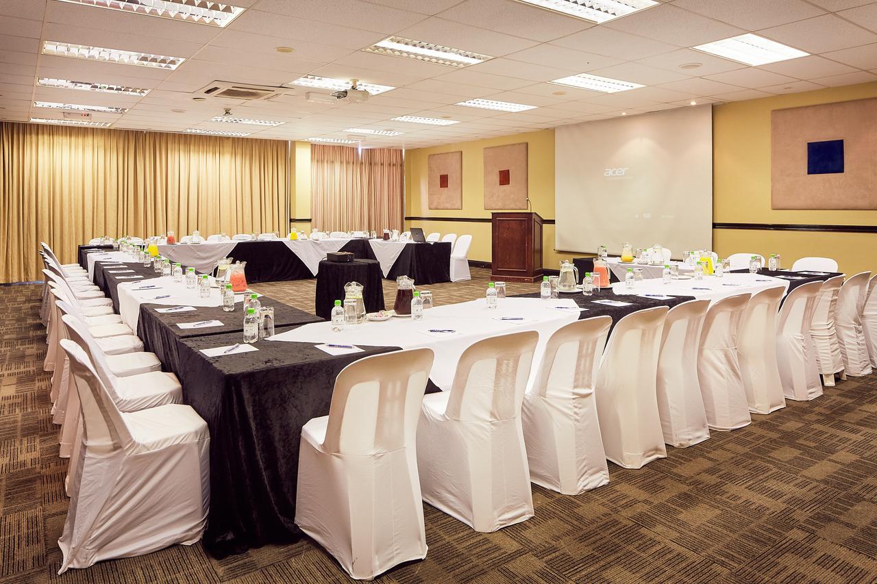 First Group Oceanic Hotel Durban Exterior photo